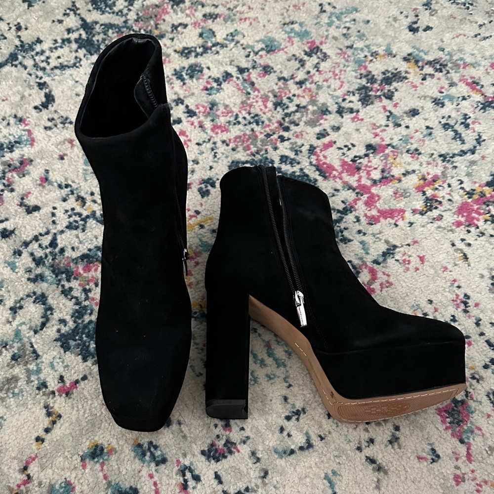 Elegant Black Suede Ankle Boots